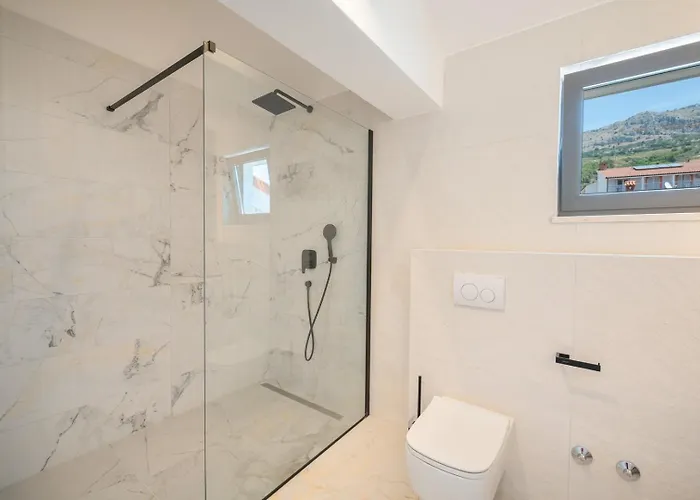 Luxury Beachfront Providenca Podstrana