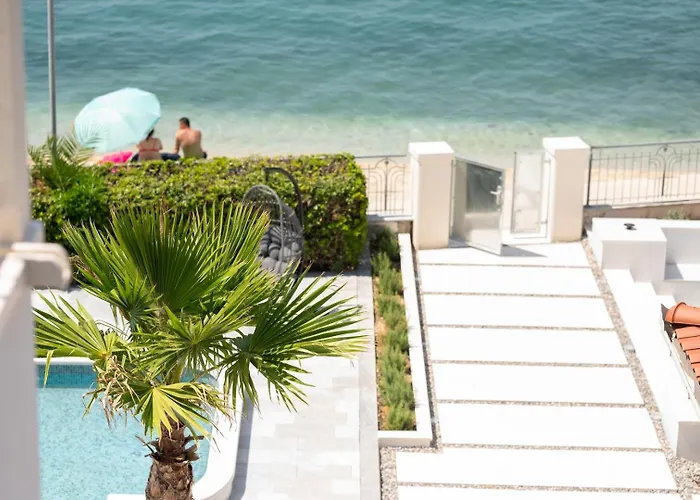 Villa Luxury Beachfront Providenca *