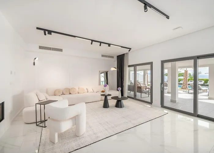 Luxury Beachfront Providenca * Podstrana