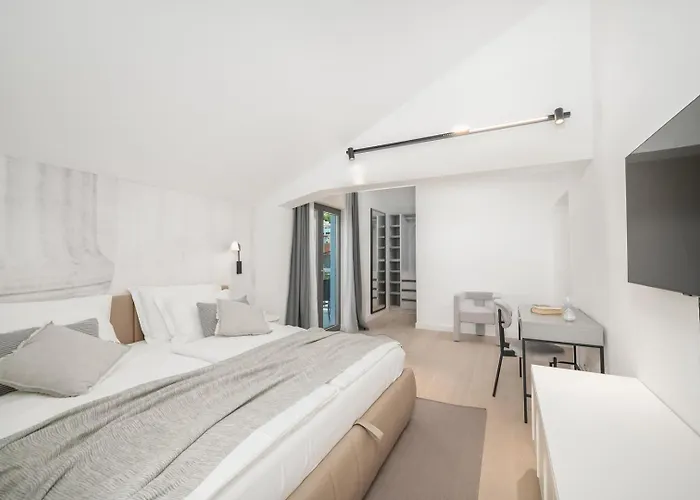 Luxury Beachfront Providenca * Podstrana
