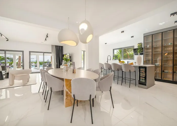 Villa Luxury Beachfront Providenca