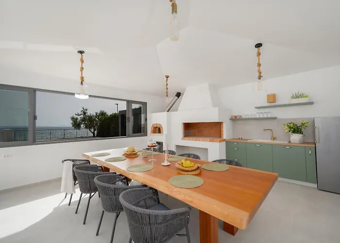 Luxury Beachfront Providenca Podstrana