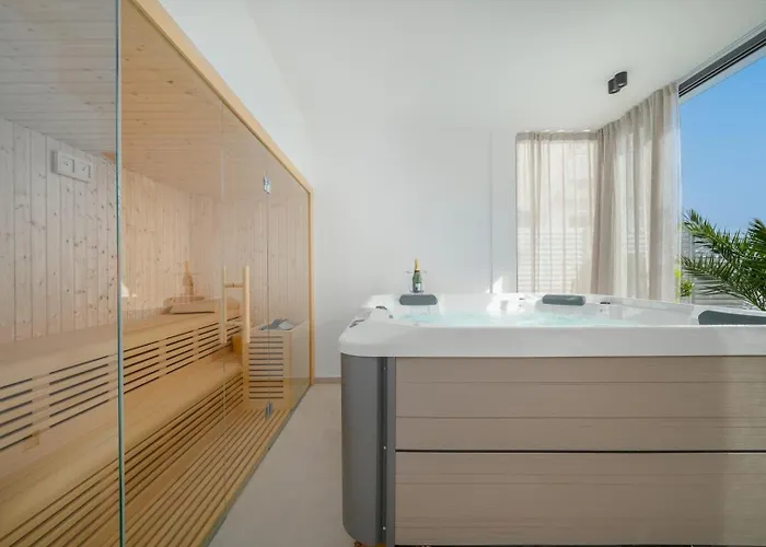 Luxury Beachfront Providenca
