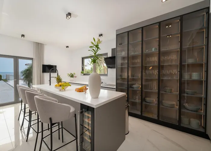 Villa Luxury Beachfront Providenca *