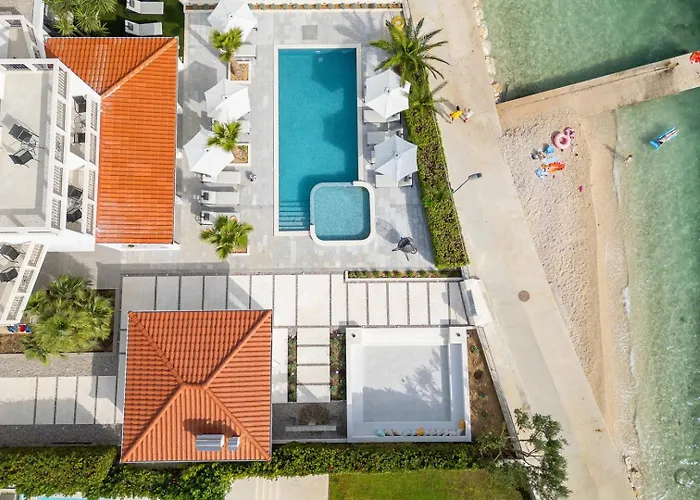 Luxury Beachfront Providenca Villa