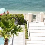 Villa Luxury Beachfront Providenca *