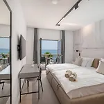 Luxury Beachfront Providenca * Podstrana