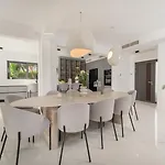Luxury Beachfront Providenca * Podstrana