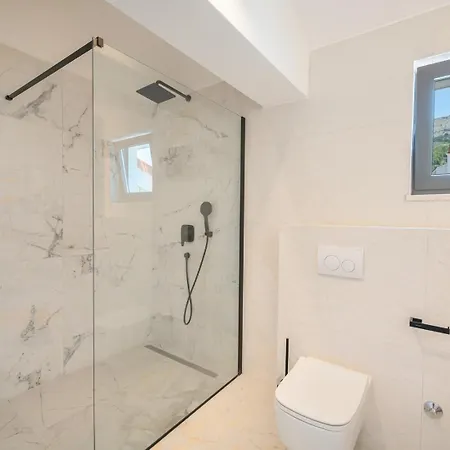 Luxury Beachfront Providenca Podstrana