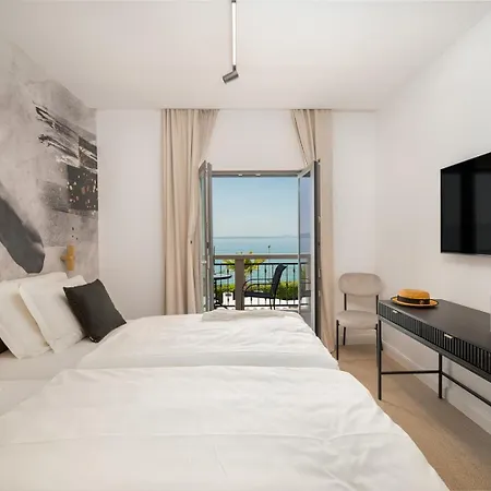 Luxury Beachfront Providenca Villa *
