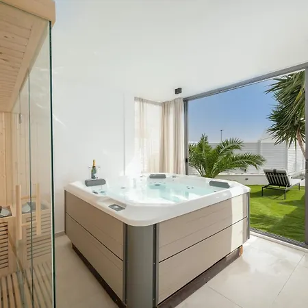 Luxury Beachfront Providenca *