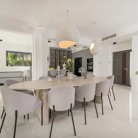 Luxury Beachfront Providenca * Podstrana
