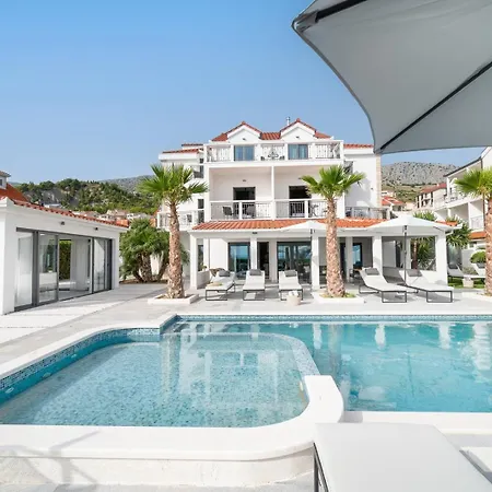Luxury Beachfront Providenca *